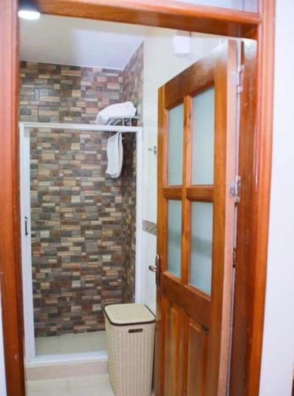 Rosemary Courts Bed And Breakfast Entebbe Luaran gambar